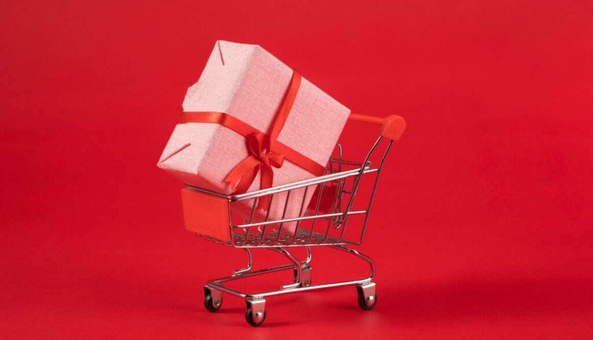 —Pngtree—shopping cart and gift box_1198493