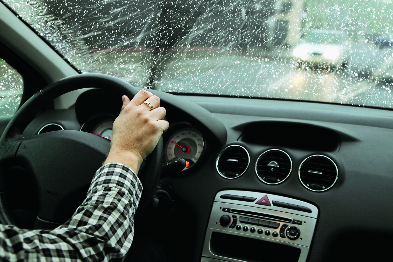 6 erreurs à éviter lorsque vous conduisez sous la pluie