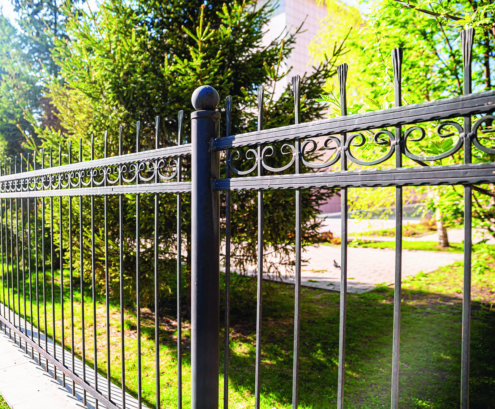5 matériaux à privilégier pour une clôture durable